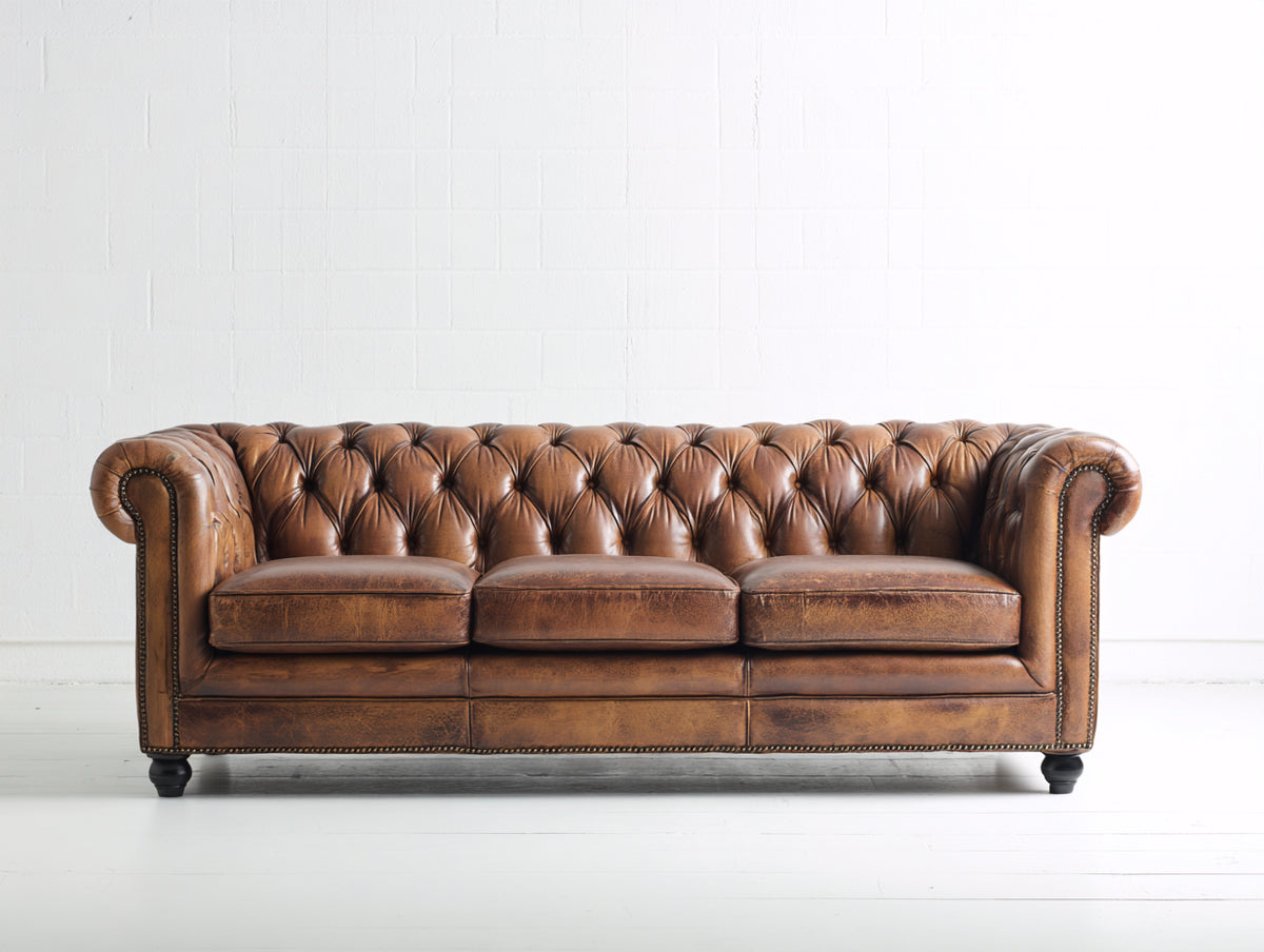 3 Sitzer Sofa aus Leder 220x95x78 cm - Cognacbraun - Chesterfield Design mit Knopfheftung